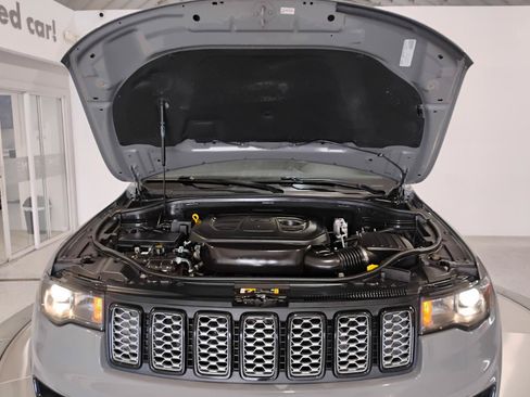 Used 2021 Jeep Grand Cherokee Laredo X RWD image 33