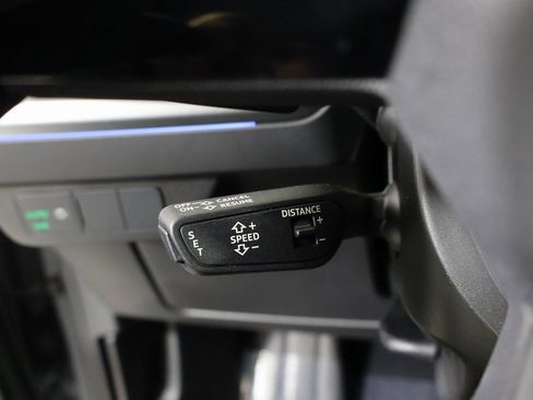 Used 2024 Audi Q4 e-tron Premium Plus image 30