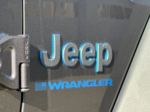 New 2023 Jeep Wrangler Unlimited Rubicon 4xe w/ Cold Weather Group AWD/4WD image 27