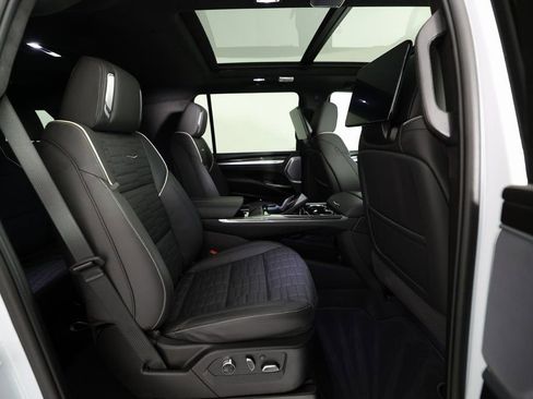 Used 2026 Cadillac Escalade ESV V image 11