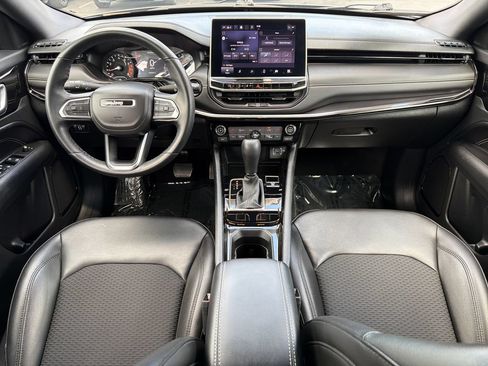 Used 2022 Jeep Compass Latitude w/ Convenience Group FWD image 12