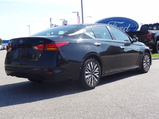 Used 2024 Nissan Altima 2.5 SV FWD image 3