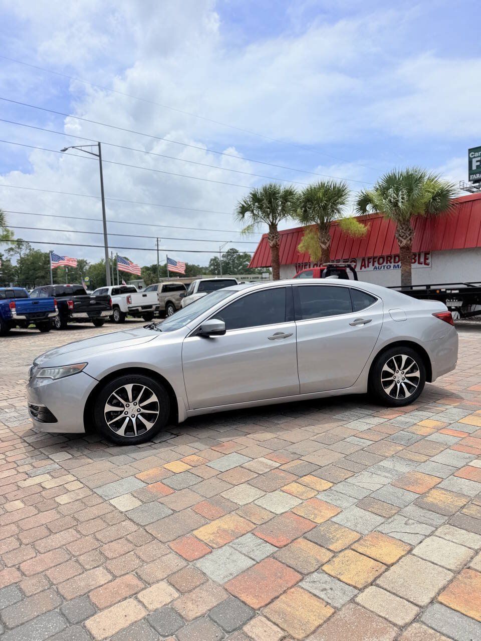 Used 2017 Acura TLX FWD image 12