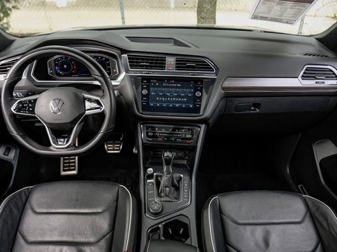 Used 2022 Volkswagen Tiguan SEL R-Line image 5