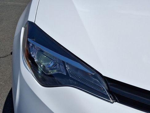 Used 2018 Toyota Corolla LE FWD image 28