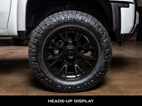 Used 2025 GMC Sierra 2500 Denali Ultimate image 12