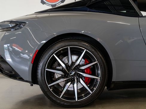 Used 2018 Aston Martin DB11 V12 RWD image 35