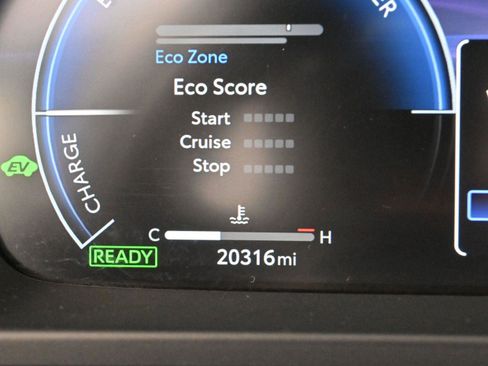 Used 2023 Toyota Crown Limited image 20