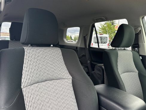 Used 2016 Toyota 4Runner SR5 AWD/4WD image 17