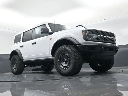 New 2025 Ford Bronco Badlands image 17