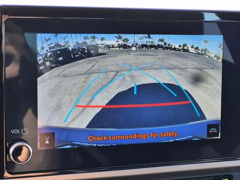 Used 2025 Toyota Camry SE image 13