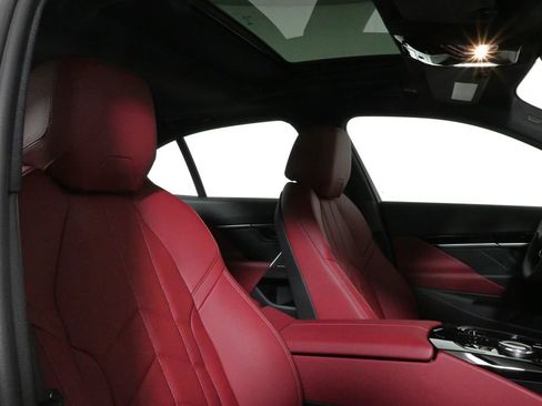 Used 2026 BMW 530i xDrive w/ Premium Package image 33