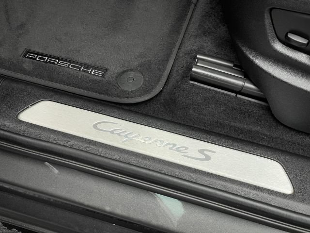 Used 2022 Porsche Cayenne S AWD/4WD image 25