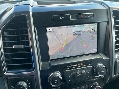 Used 2018 Ford F150 XLT w/ Equipment Group 302A Luxury AWD/4WD image 15