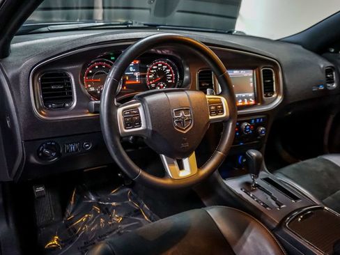 Used 2014 Dodge Charger R/T RWD image 10