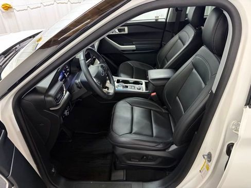 Used 2023 Ford Explorer XLT w/ Equipment Group 202A image 37