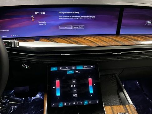 Certified 2025 Cadillac Escalade Sport Platinum w/ LPO, ONYX Package image 23