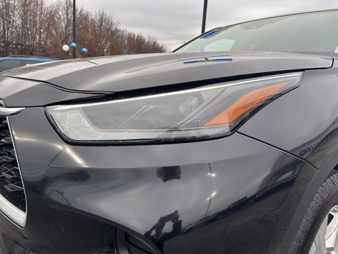 Used 2023 Toyota Highlander L image 10