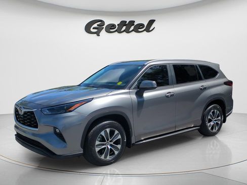 Certified 2026 Toyota Highlander XLE AWD/4WD image 1