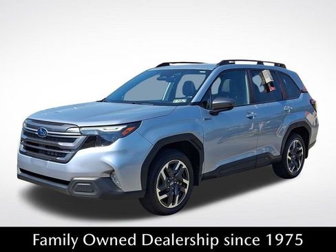Used 2025 Subaru Forester Premium AWD/4WD image 3
