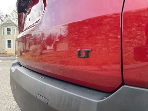 Used 2023 Chevrolet Traverse LT w/ Midnight/Sport Edition image 9