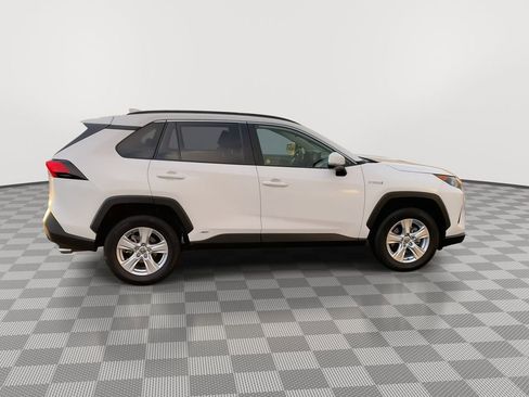 Used 2020 Toyota RAV4 LE image 8