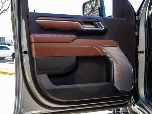 Used 2026 GMC Sierra 3500 Denali Ultimate image 36