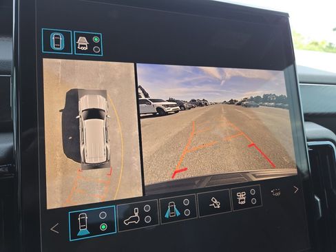 New 2026 GMC Yukon AT4 w/ AT4 Premium Plus Package AWD/4WD image 9