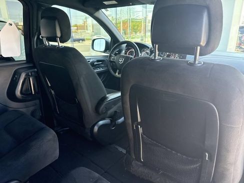 Used 2017 Dodge Grand Caravan SE FWD image 52