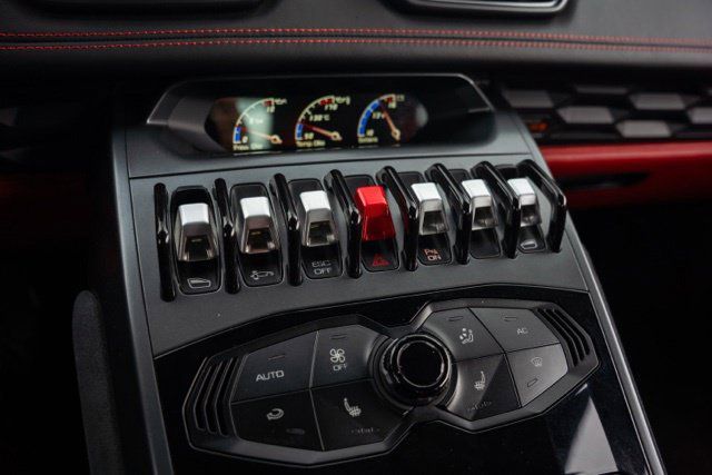 Used 2015 Lamborghini Huracan LP 610-4 AWD/4WD image 27