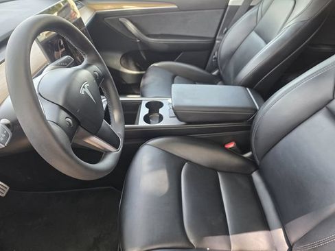 Used 2022 Tesla Model Y Performance AWD/4WD image 9