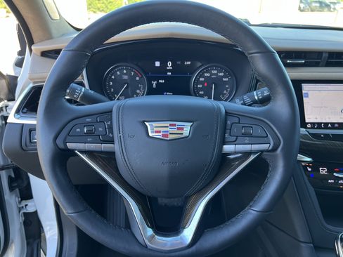 Used 2021 Cadillac XT6 Premium Luxury w/ Platinum Package image 16