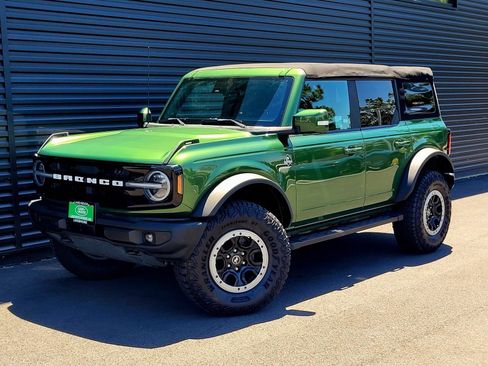 Used 2022 Ford Bronco Outer Banks w/ Sasquatch Package AWD/4WD image 2