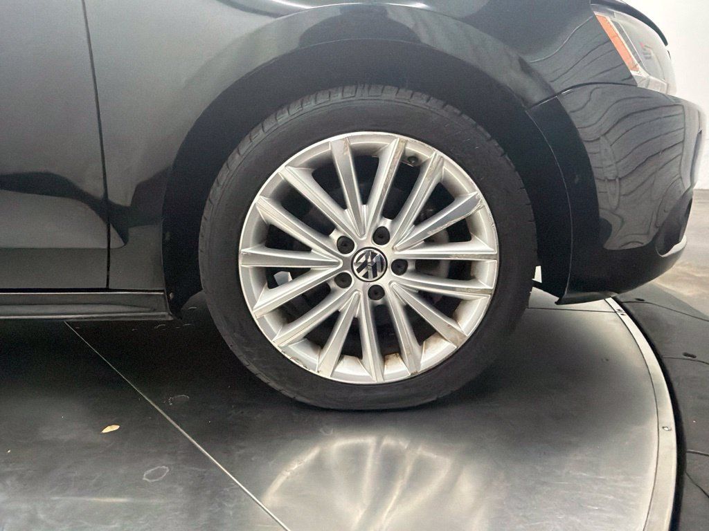 Used 2014 Volkswagen Jetta SEL FWD image 9