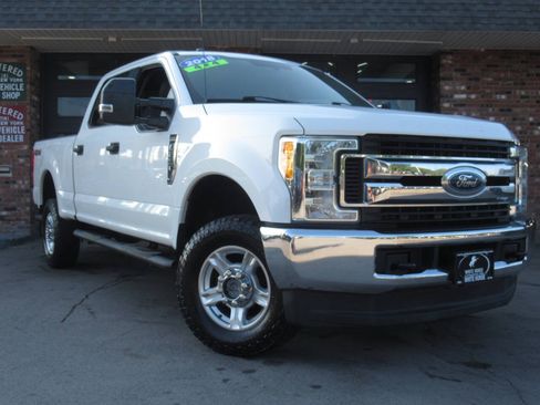 Used 2017 Ford F250 XLT AWD/4WD image 2