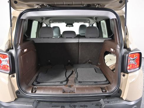 Used 2015 Jeep Renegade Latitude w/ Cold Weather Group AWD/4WD image 16