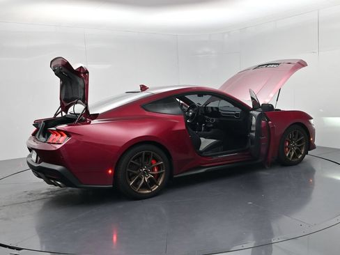 Used 2025 Ford Mustang GT Premium RWD image 54