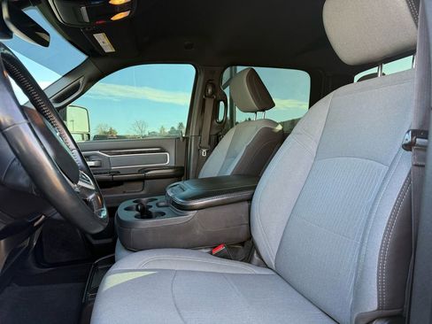 Used 2023 RAM 2500 Big Horn w/ Level 1 Equipment Group image 17