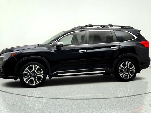 Used 2023 Subaru Ascent Touring AWD/4WD image 8