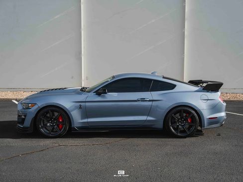 Used 2022 Ford Mustang Shelby GT500 w/ Carbon Fiber Track Pack RWD image 2