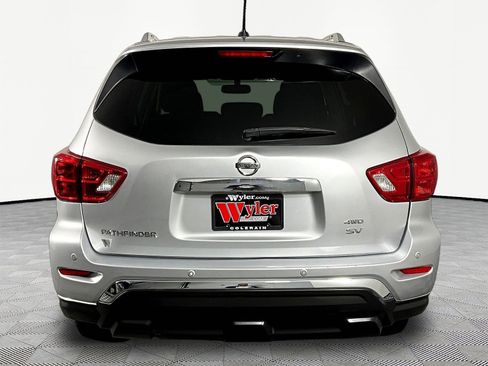 Used 2018 Nissan Pathfinder SV AWD/4WD image 5