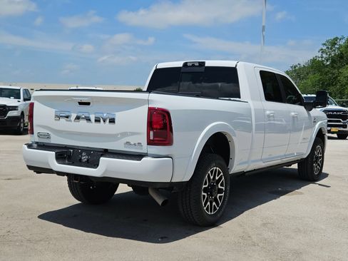 Used 2025 RAM 2500 Limited AWD/4WD image 3