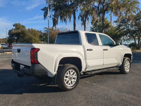 Used 2024 Toyota Tacoma SR image 4