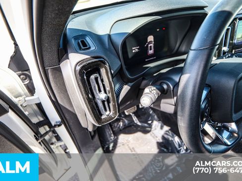 Used 2022 Volvo XC40 P8 Recharge Ultimate image 39