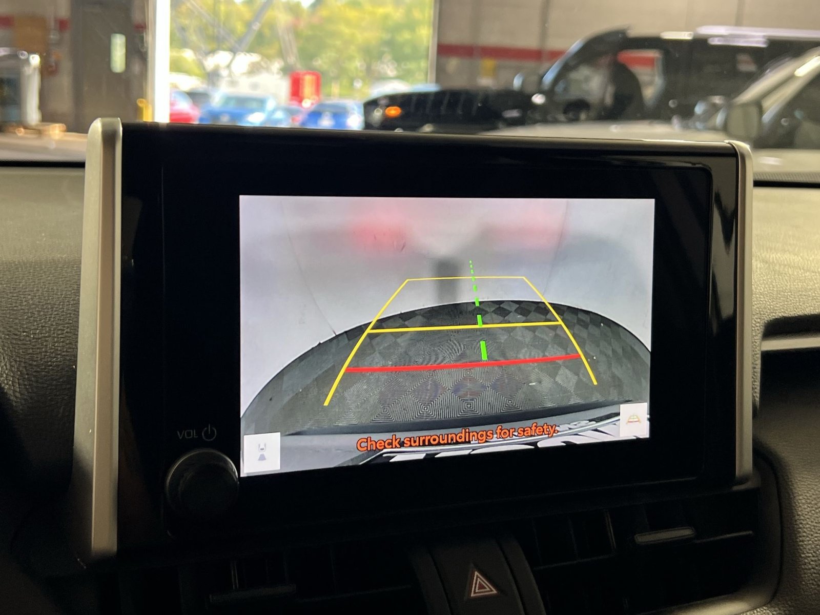 Used 2025 Toyota RAV4 XLE AWD/4WD image 19