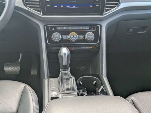 Used 2023 Volkswagen Atlas Cross Sport SE w/ Panoramic Sunroof Package FWD image 20