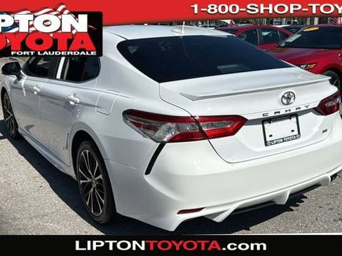 Used 2020 Toyota Camry SE image 5