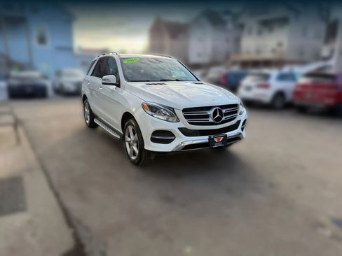 Used 2017 Mercedes-Benz GLE 350 4MATIC image 2