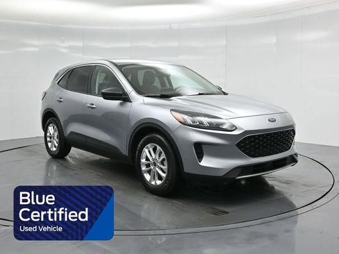 Used 2022 Ford Escape SE image 1