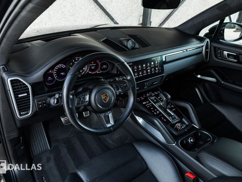 Used 2023 Porsche Cayenne Turbo S AWD/4WD image 22